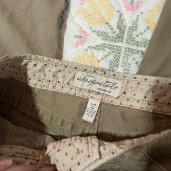Y2K Aeropostale Women's Tan Pants - Picture 8 of 12